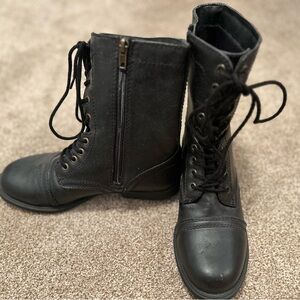 Black Lace-Up Women's Boots